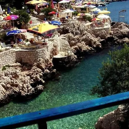 Derinsu, 0-2 And 8 Ages * Kaş
